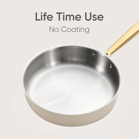 CAROTE tempered glass lid lets you monitor progress without heat loss.