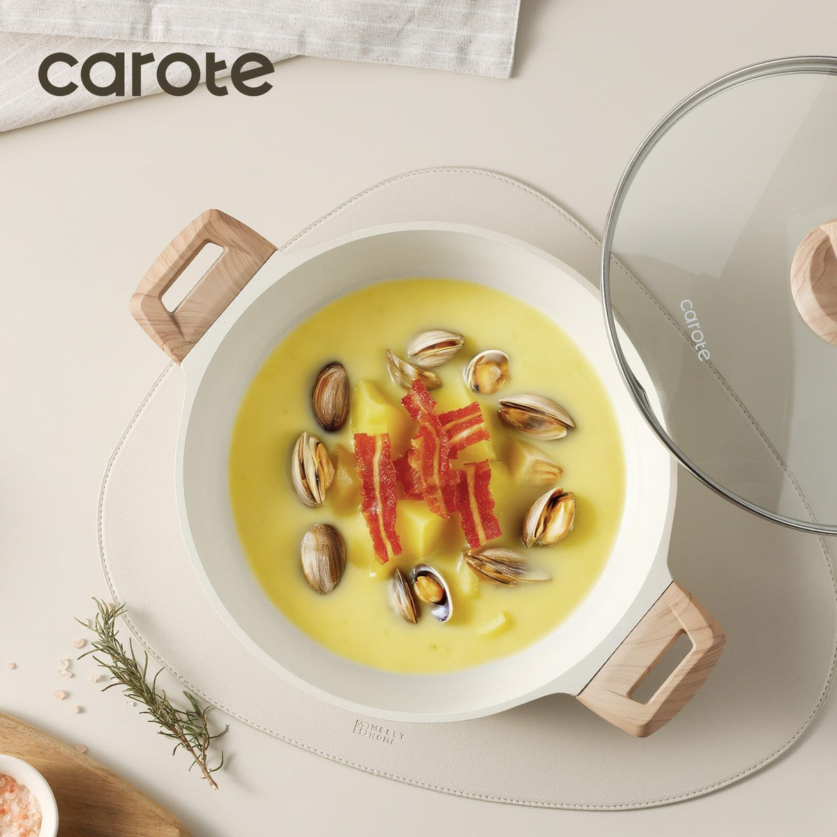 CAROTE triple-ply heating area delivers faster, more even cooking.