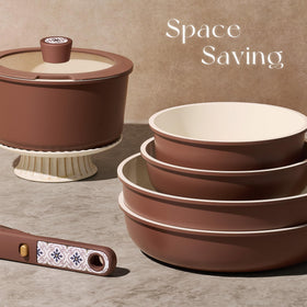 CAROTE ultra-nonstick ceramic coating closeup ensures food release with minimal oil.