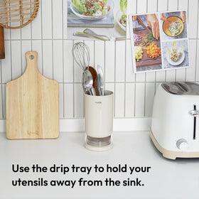 Carrotez Utensil Drying Holder premium fluidic plastic resists odors.