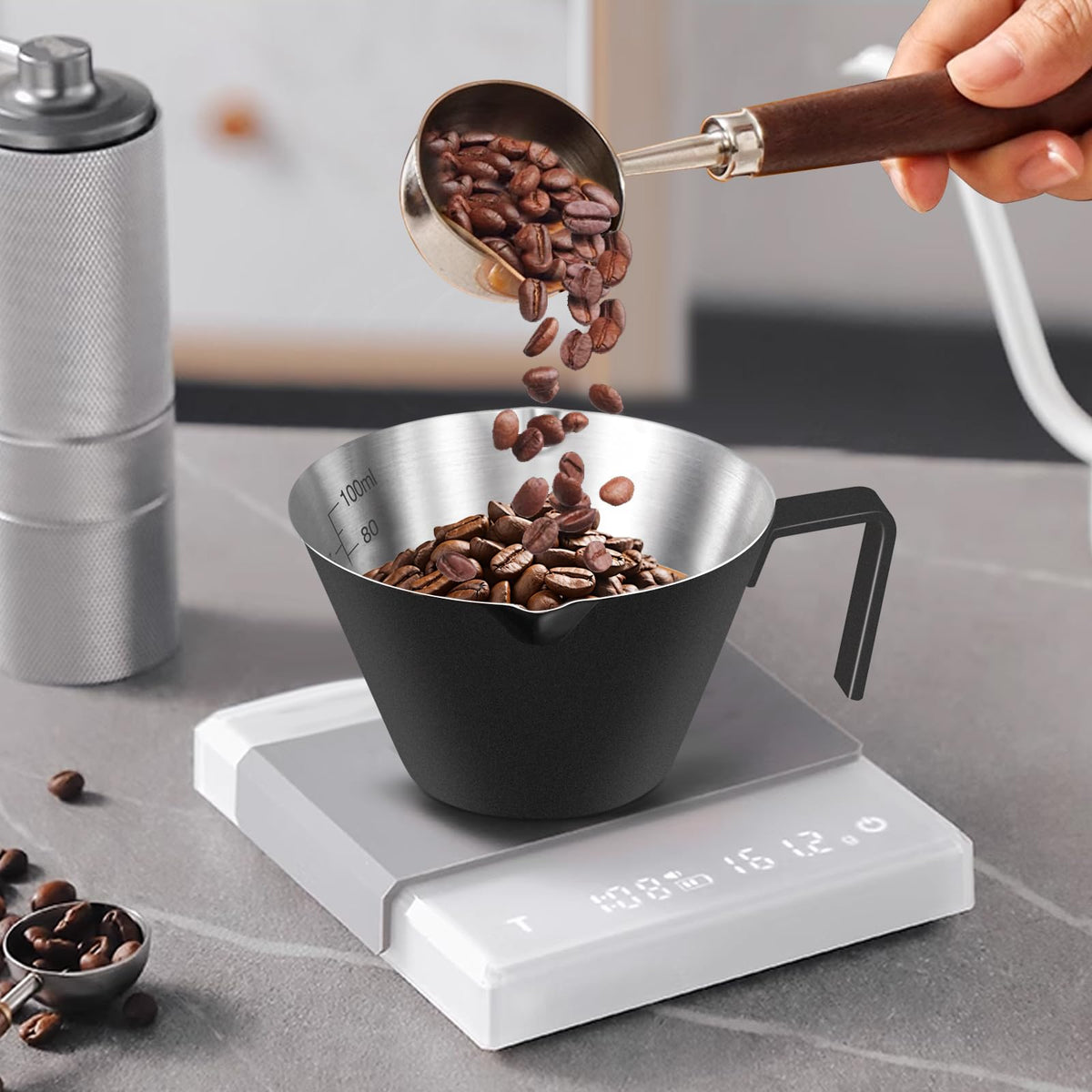 Carrottimes stainless steel cup is dishwasher-safe and easy to clean after use.