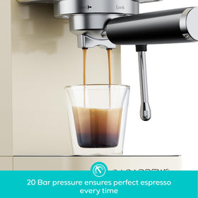 CASABREWS 3700 steam wand producing creamy micro-foam for latte art