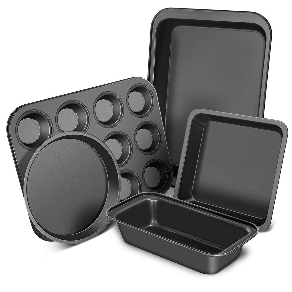 CasaCulina round cake pan for even baking and easy release.