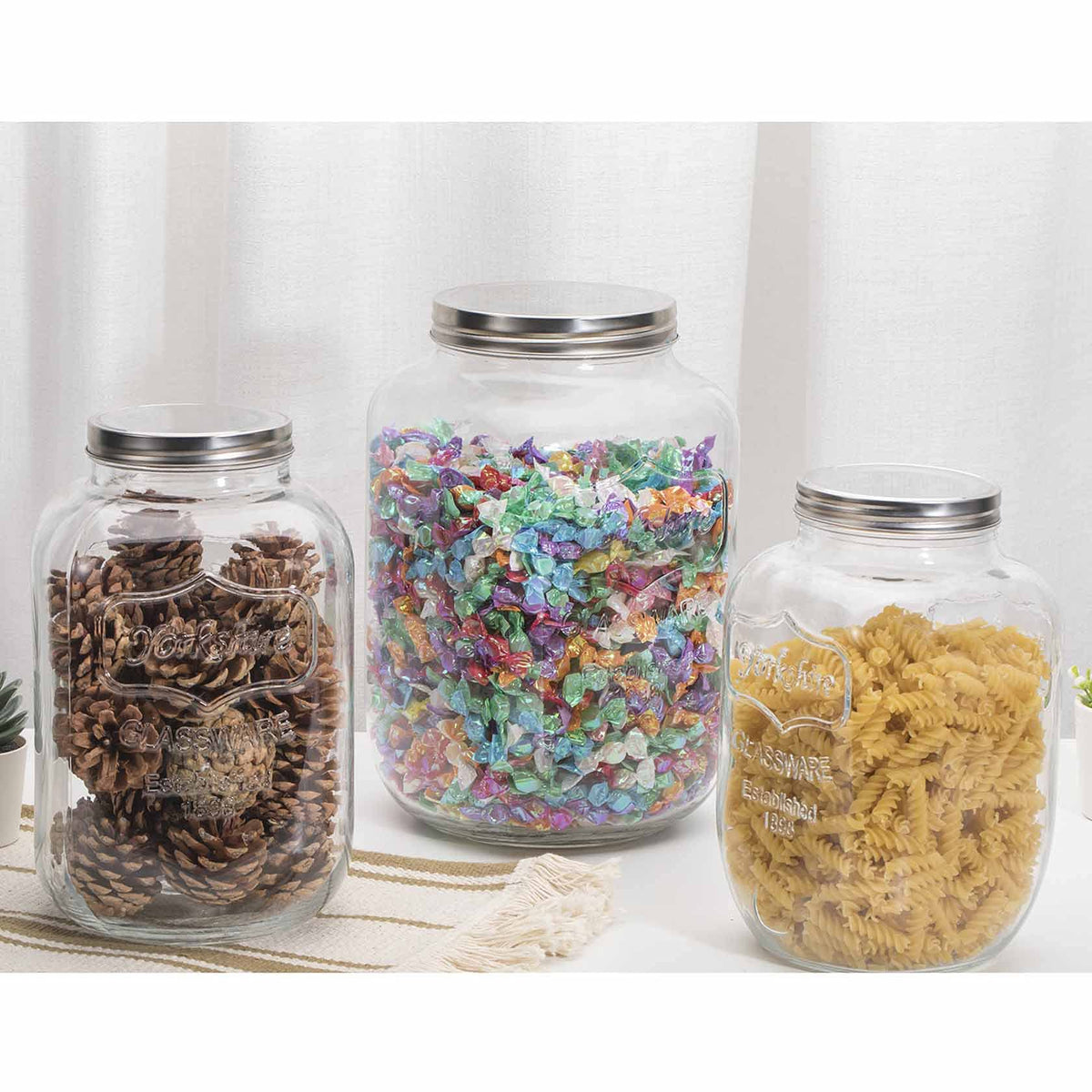 CATPOWER cafe or shop display jar for bulk dry goods.