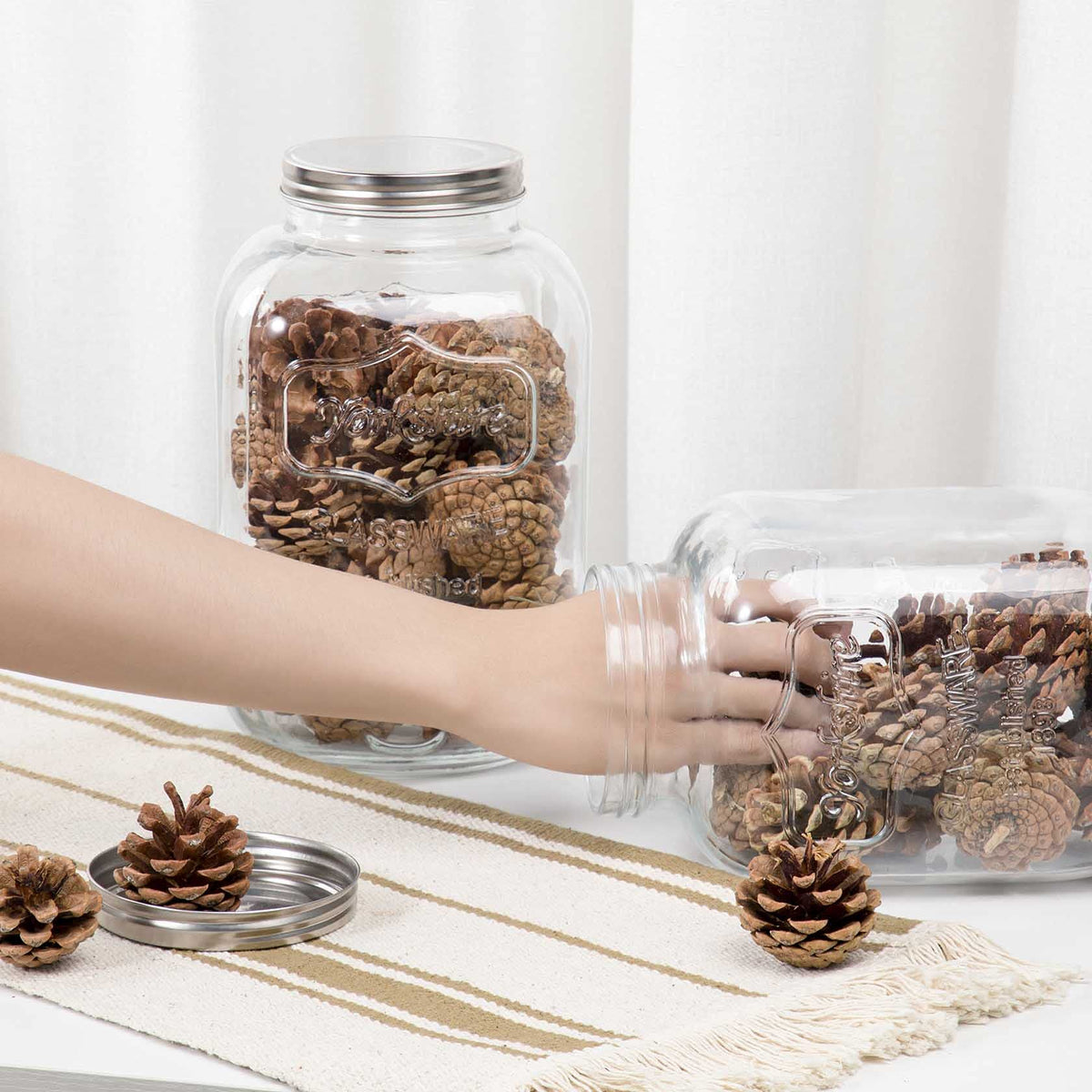 CATPOWER clear glass body highlights contents for organized pantry visibility.