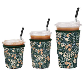 Cavllson Vintage Bloom sleeve with closed bottom protects hands from condensation.