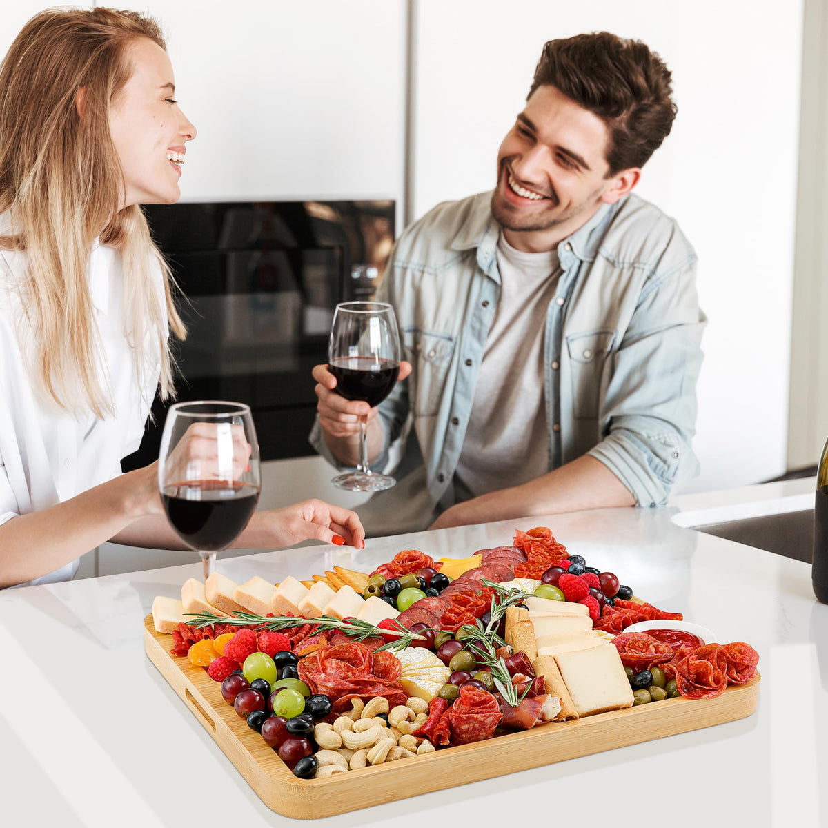 CAWIU gift-ready charcuterie board suits birthdays, weddings, and housewarmings.
