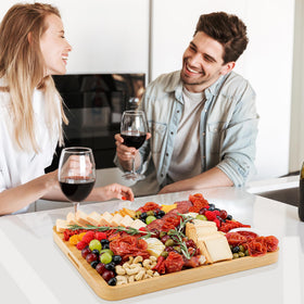 CAWIU gift-ready charcuterie board suits birthdays, weddings, and housewarmings.