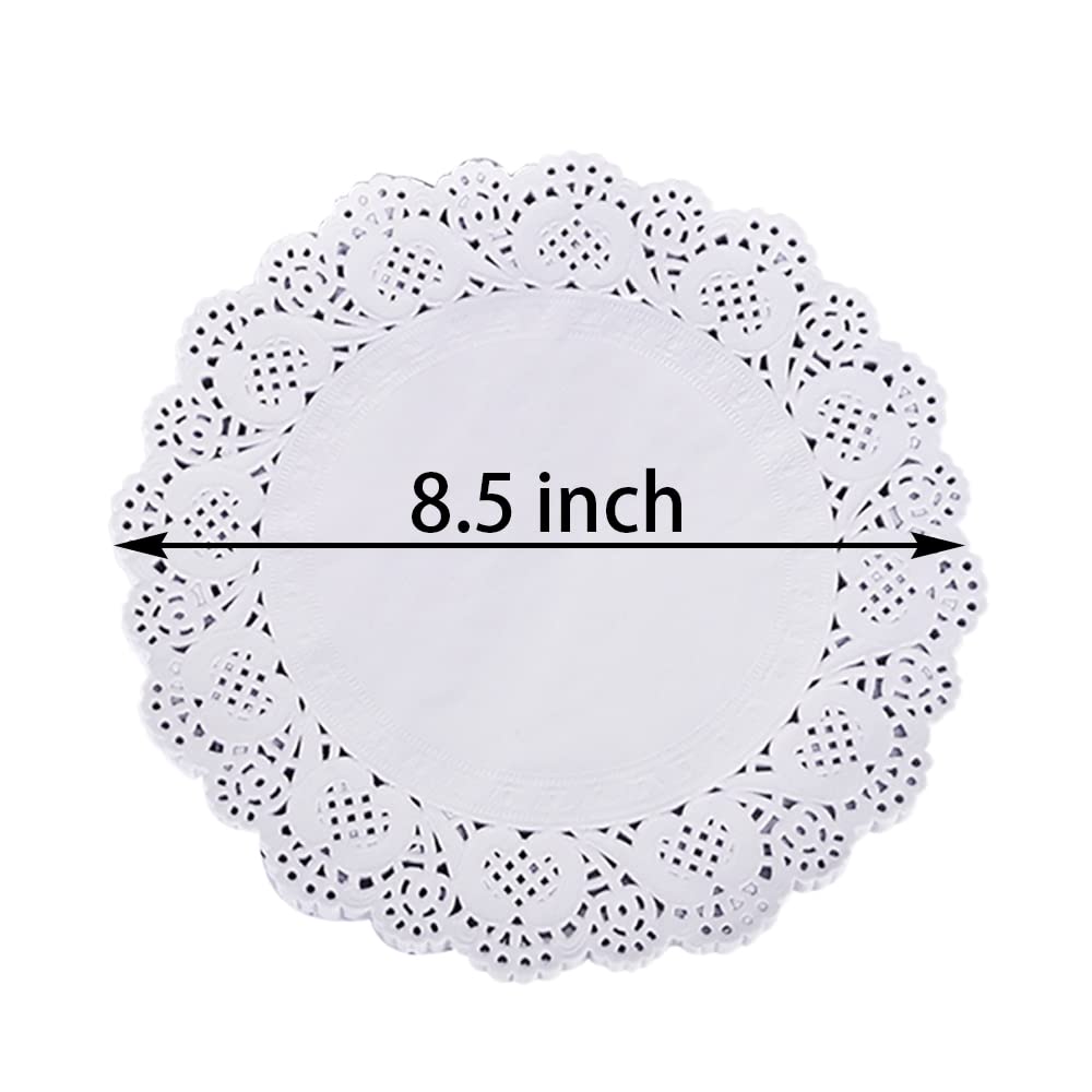 CC wonderland zone doilies featured on cakes for refined cupcake decor