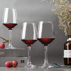 C Crest gift-ready wine glasses set, ideal for weddings or housewarmings.