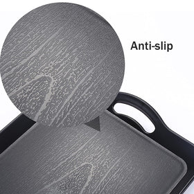 Cedilis non-skid tray surface keeps items in place during service.