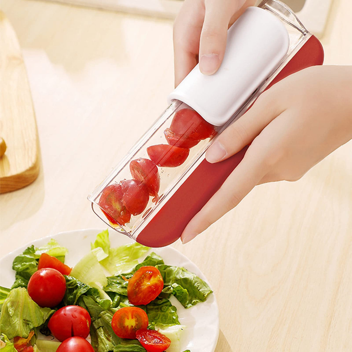 CEHNCEH Fruit Slicer compact handle design provides comfortable grip during quick cuts.