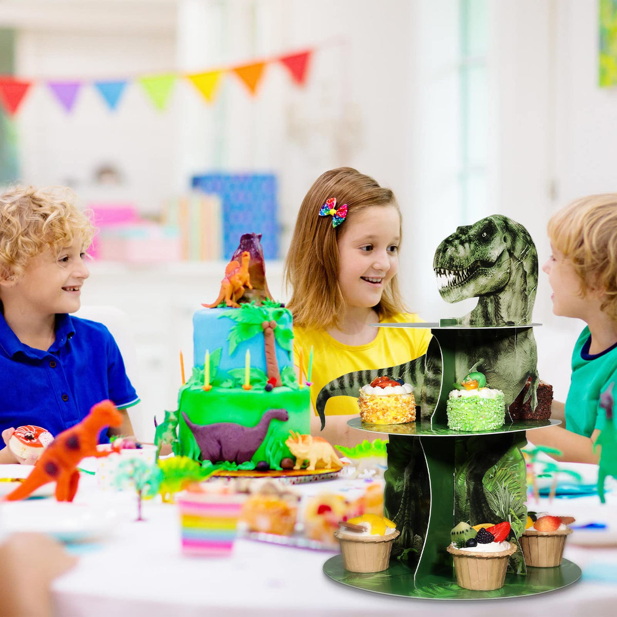 Censen stand close-up showing sturdy layers and printed dinosaur artwork