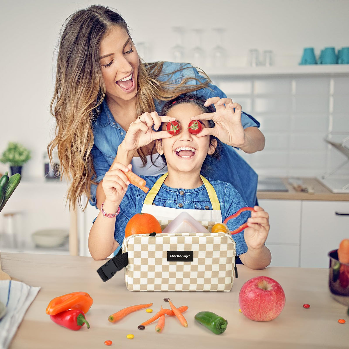 Cerbonny detachable gel packs provide flexible cooling for snacks