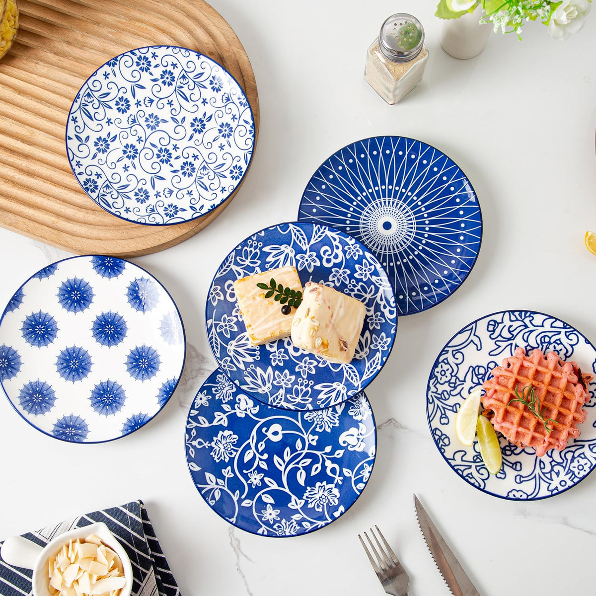 Cerkik Vintage Blue 6-inch salad plate perfect for greens and sides.