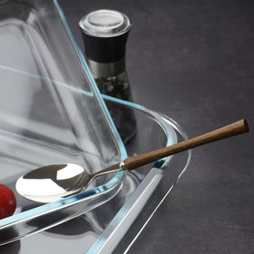 CGNWEEPS 9-inch dish with 74 oz capacity supports family portions.