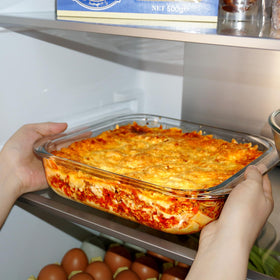 CGNWEEPS square glass pan supports freezer-to-microwave reheating with ease.