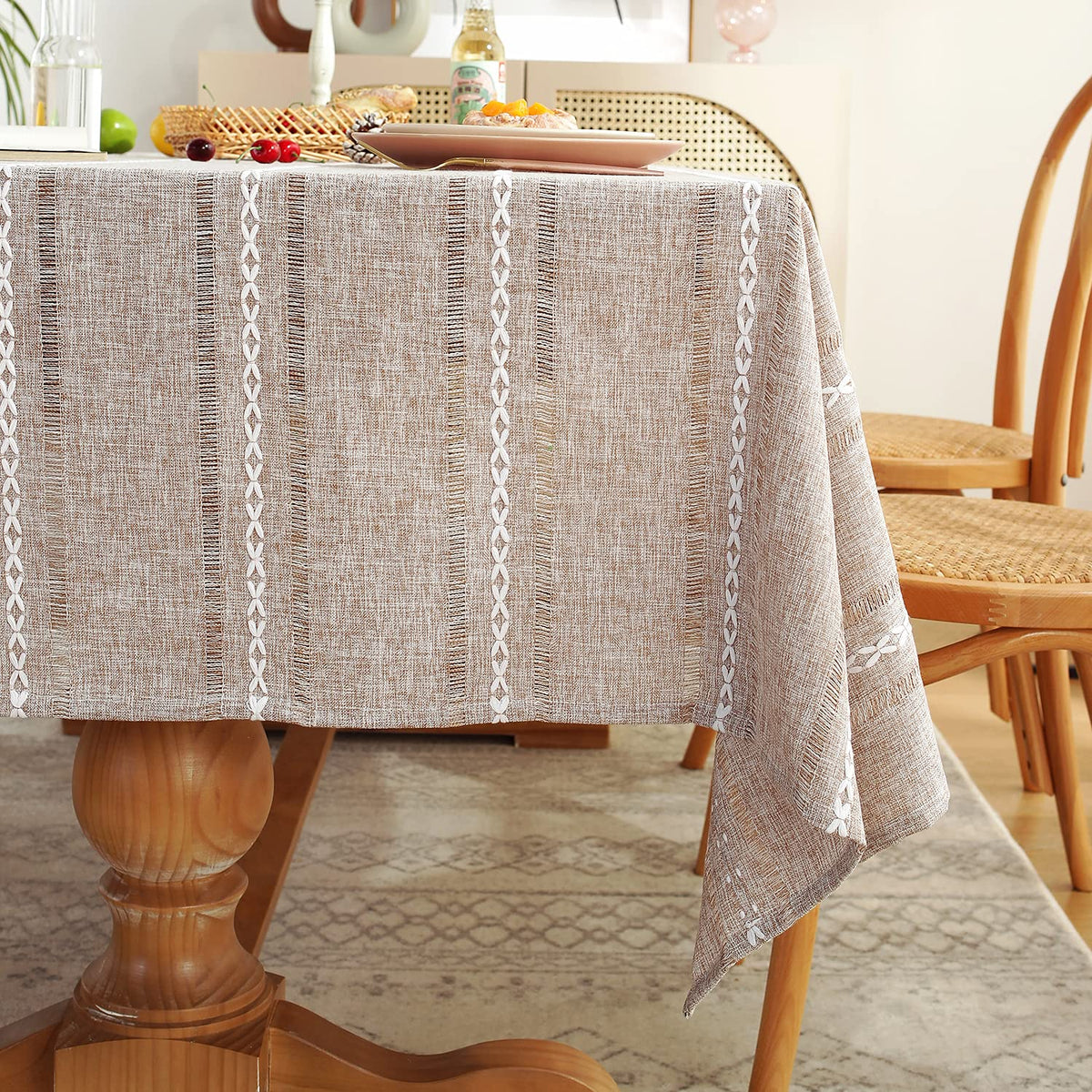 Chassic 60x120 tablecloth designed for 8-foot tables, accommodating 10 to 12 seats.