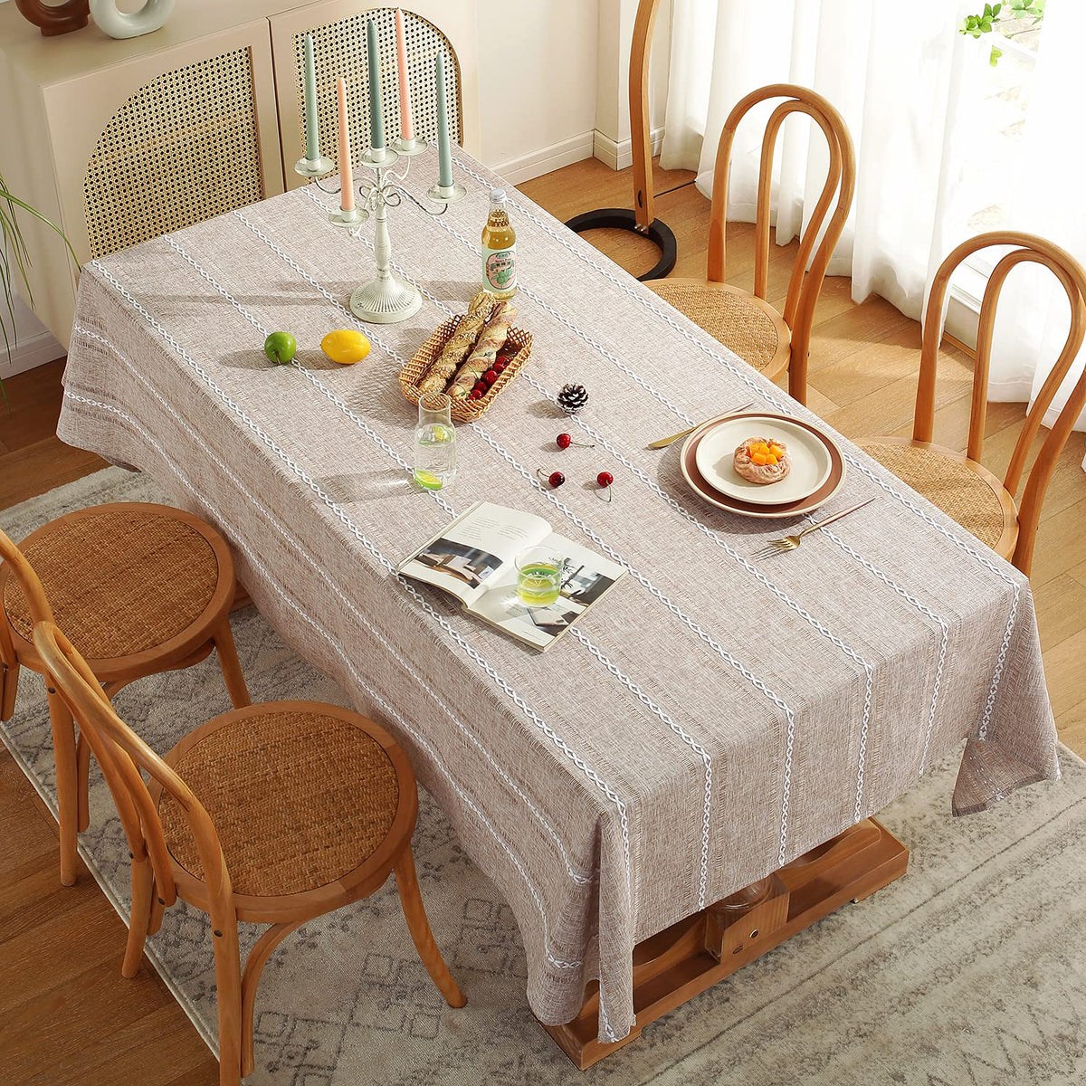 Chassic wrinkle-resistant tablecloth kept smooth during a busy dinner