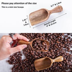 CHEF OLÉ acacia wood scoop with smooth surface and easy grip handle