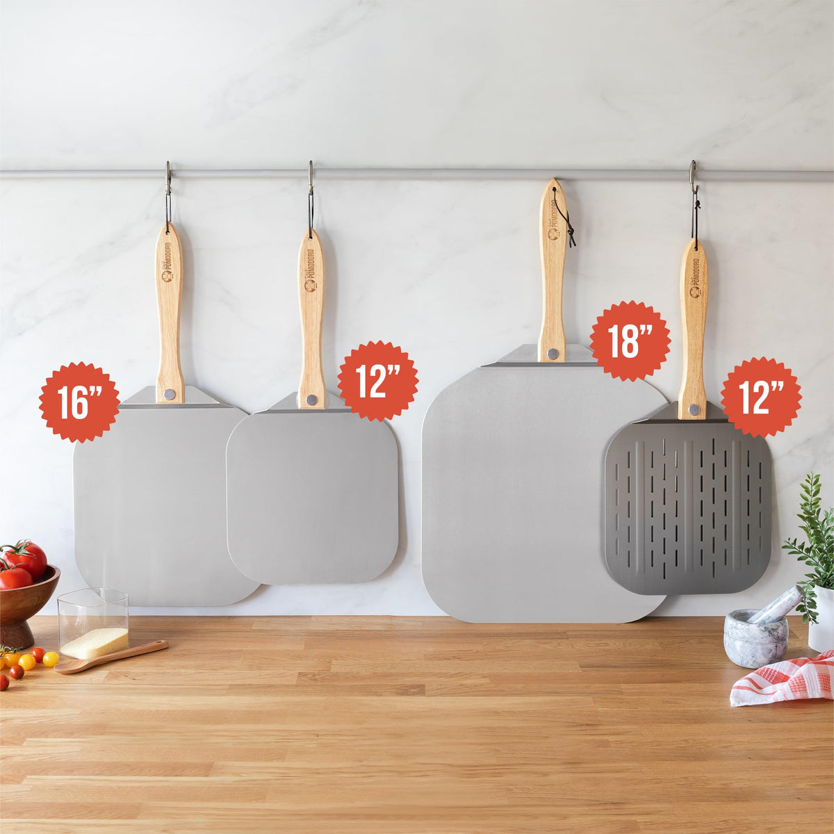 Chef Pomodoro natural pine wood handle adds warm ergonomic feel.