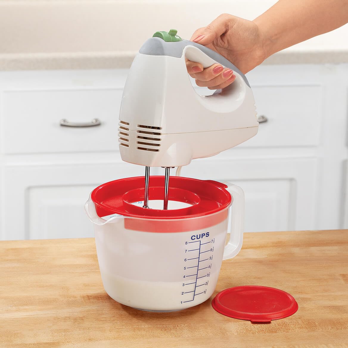 Chef's Pride 8-Cup Pitcher measurements close-up with clear unit marks