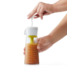 Chef'n Emulstir dripless spout prevents counter drips after pouring.