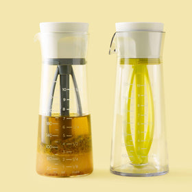 Chef'n Emulstir compact design fits neatly in most kitchen spaces.