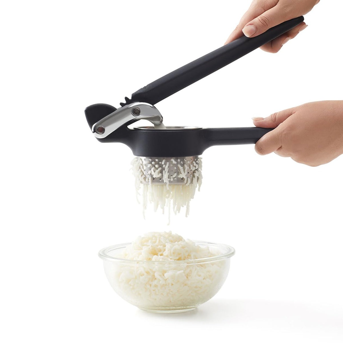 Chef'n FreshForce compact design fits small kitchens and cabinets.