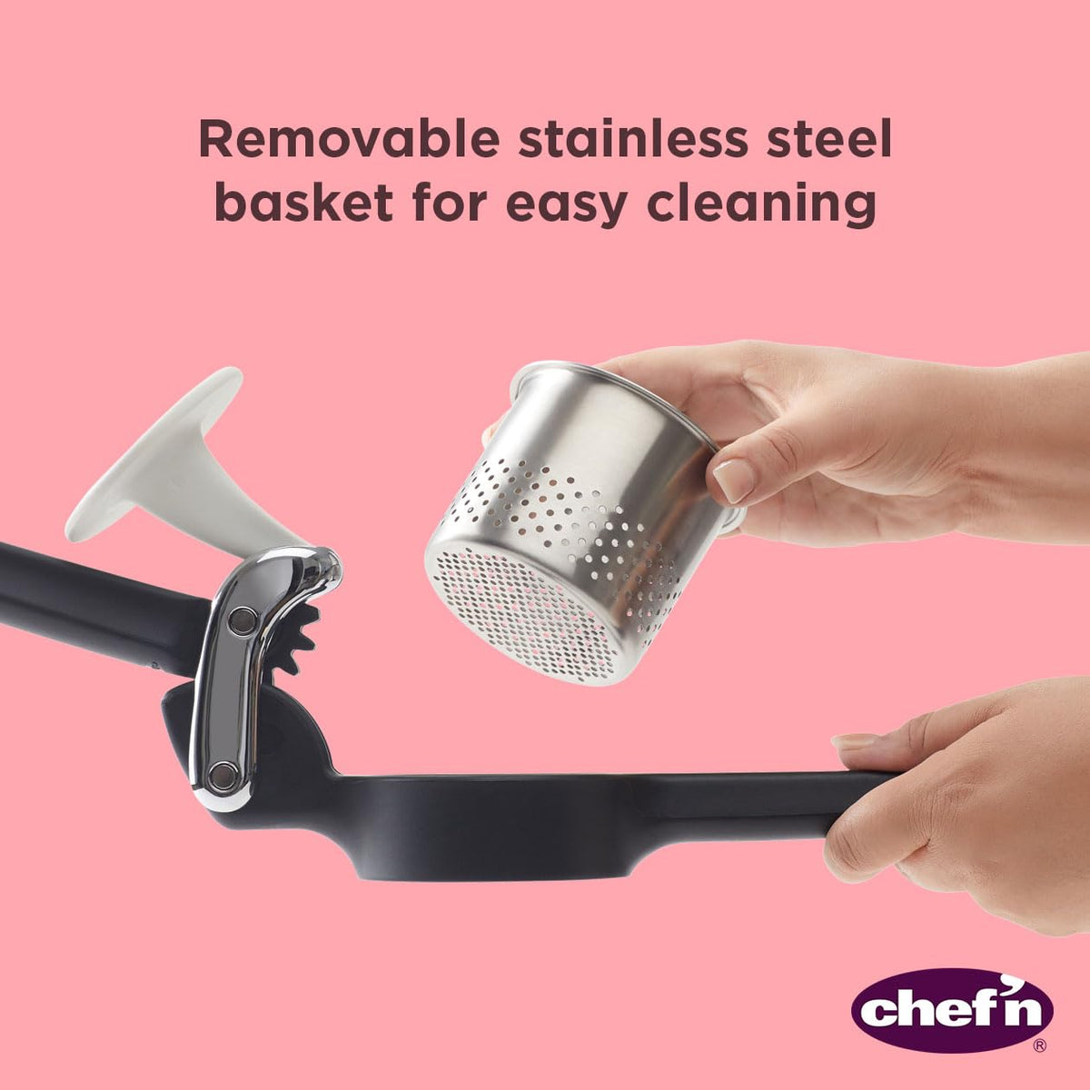 Chef'n FreshForce in-use press demonstrates powerful yet gentle squeezing.