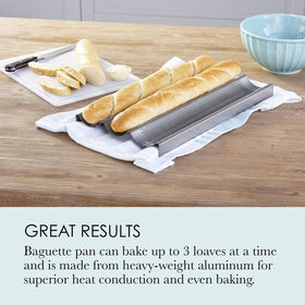Chicago Metallic Commercial II nonstick coating enables easy release of baked bread.