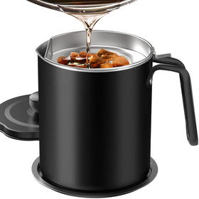 Chihee grease container with dust-proof lid keeping oil clean and fresh.