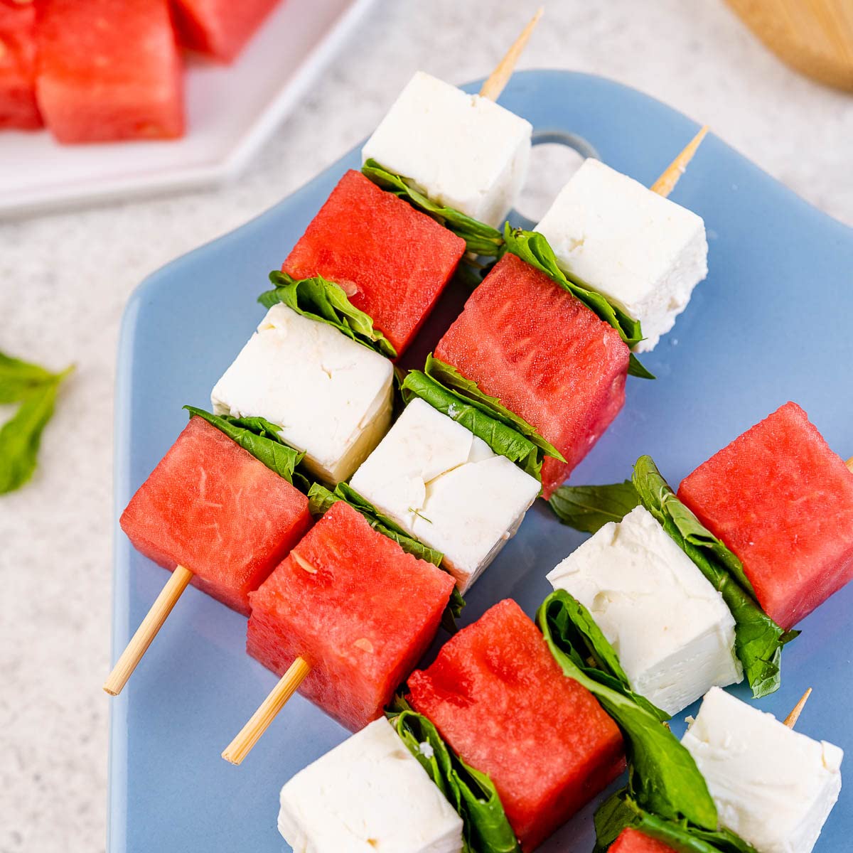 Choxila portable watermelon cutter ideal for beach picnics and outdoor prep.