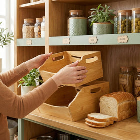 Cididu ventilated back design enhances airflow around stored items.