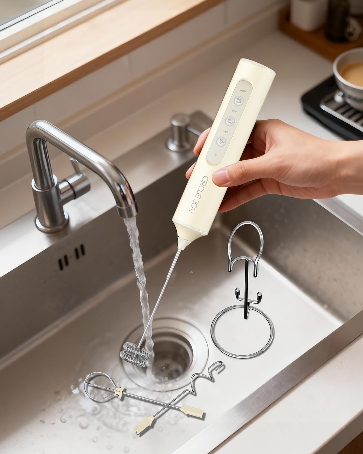 Circle Joy detachable heads are easy to clean with quick rinse under running water