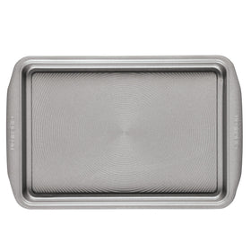 Circulon 2-piece bakeware set pairs with other Circulon products for flexibility.