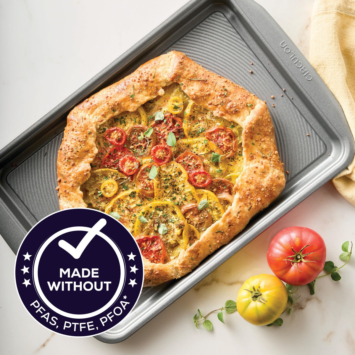 Circulon TOTAL Food Release surface ensures smooth release and cleanup.