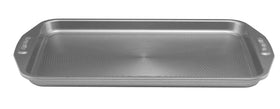 Circulon rolled edges add strength and warp resistance for long-lasting pans.