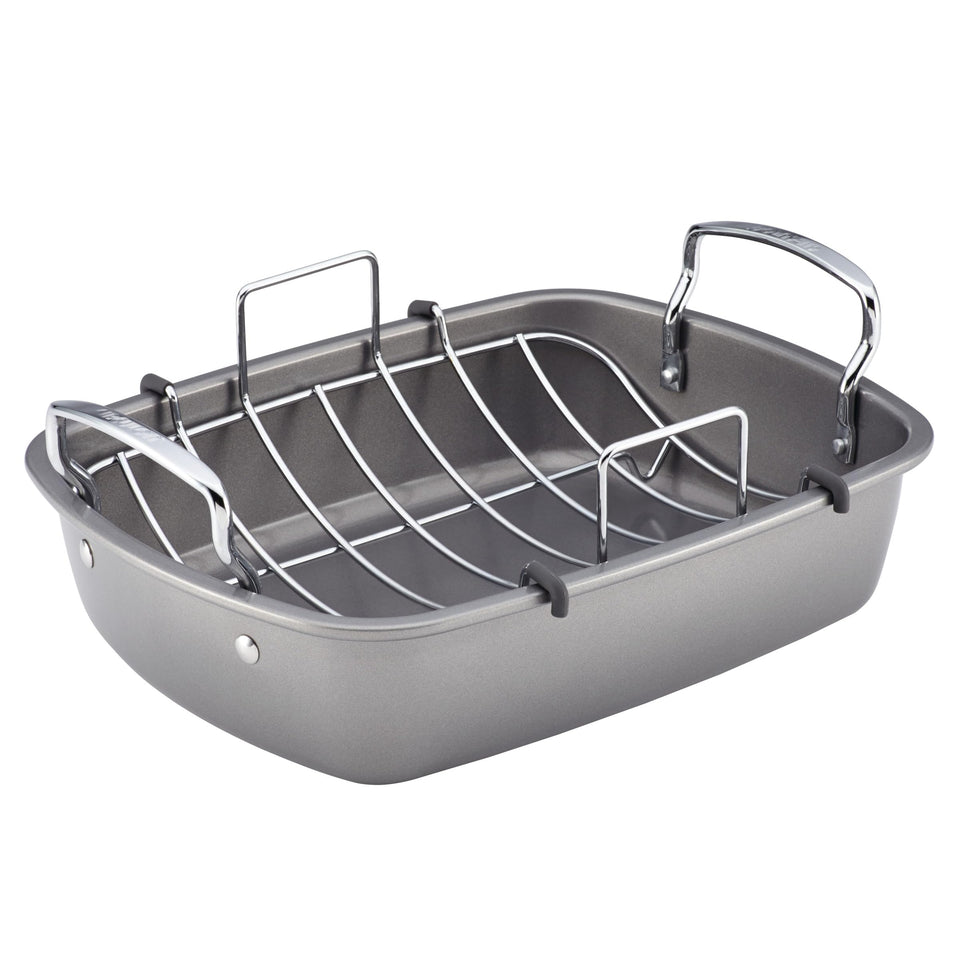 Circulon Total Bakeware roaster with rack elevates roast for airflow and fat drainage.