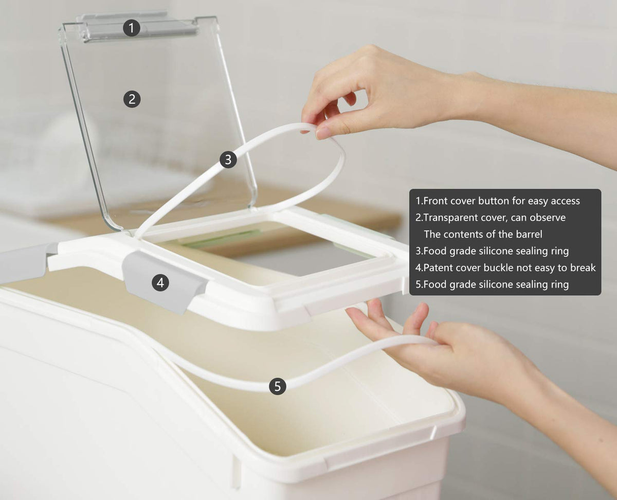 CITY BABY hidden wheels enable effortless pantry movement.