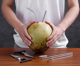 CJFocus coconut opener has a silicone grip for comfortable use.