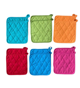 Classic Home heat-resistant 8x8 square potholder aids safe pan removal.