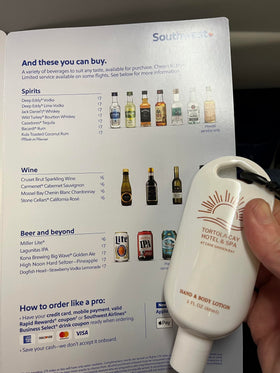 Classy Wino travel-friendly set fits cruises resorts and festivals
