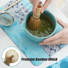 Clay&Fire bamboo scoop for precise matcha measurement and clean scooping.