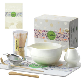 Clay&Fire ceramic matcha bowl with spout for easy pouring and smooth whisking.