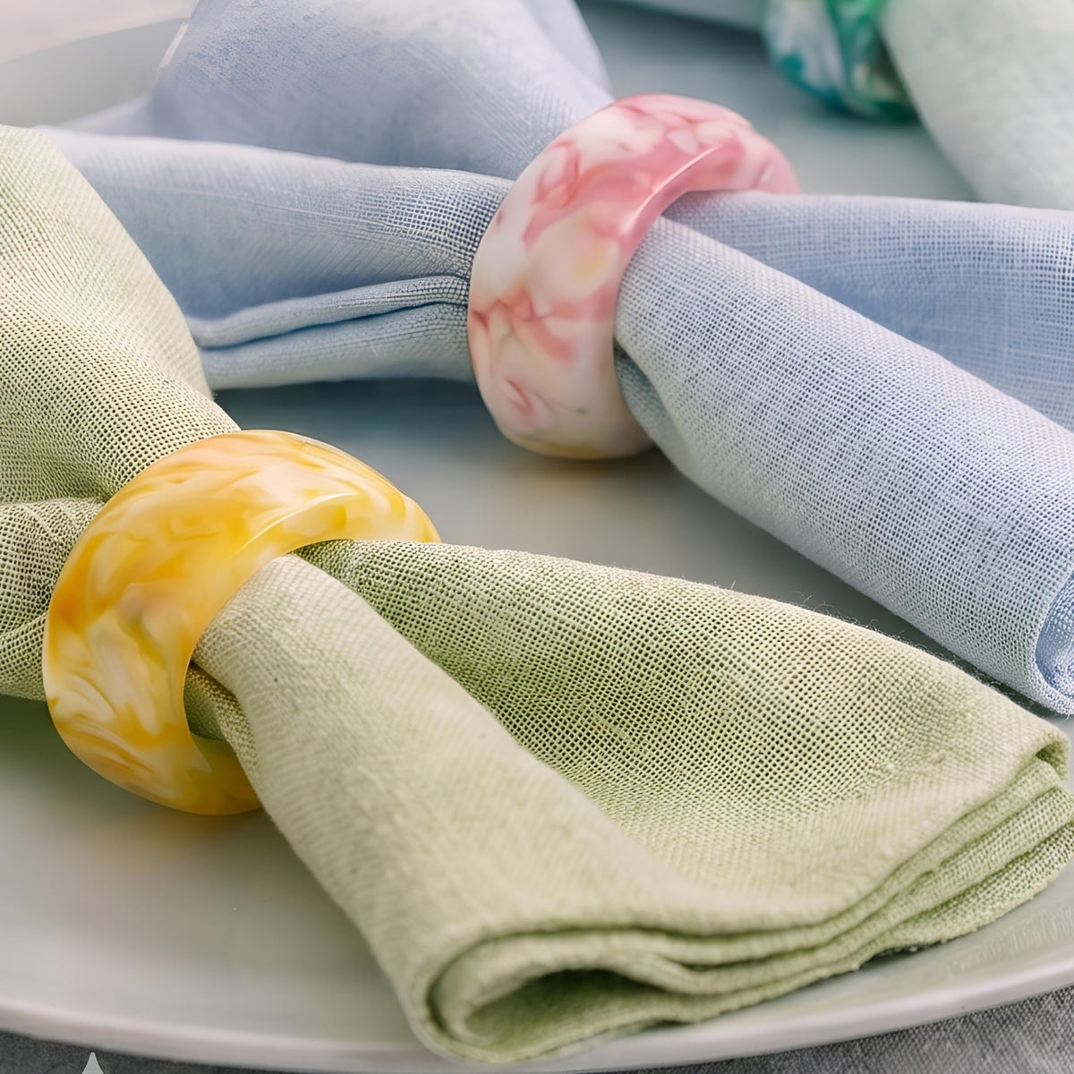 CLEENTABLE napkin ring in sky blue pastel brings fresh, modern flair to gatherings.