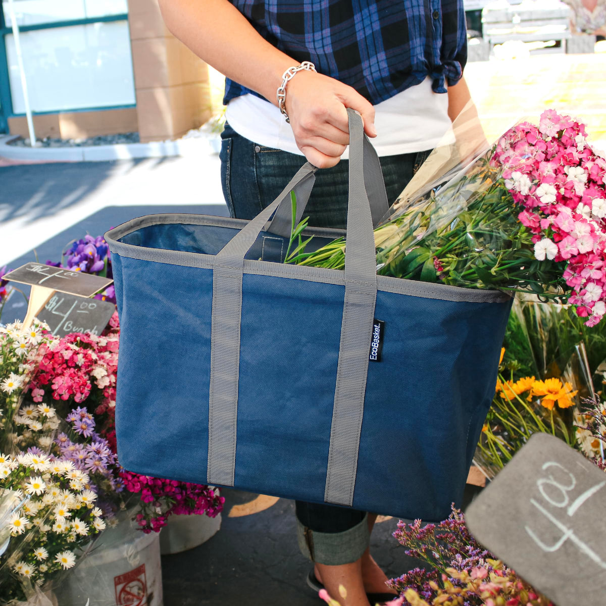 CleverMade EcoBasket durable polypropylene fabric resists frequent weekly use.