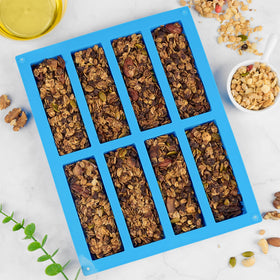 CLUEWR silicone mold withstands -40°F to 446°F for versatile cooking.