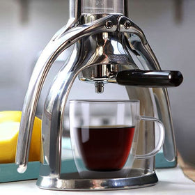 CNGLASS minimalist clear glass design for modern tableware.