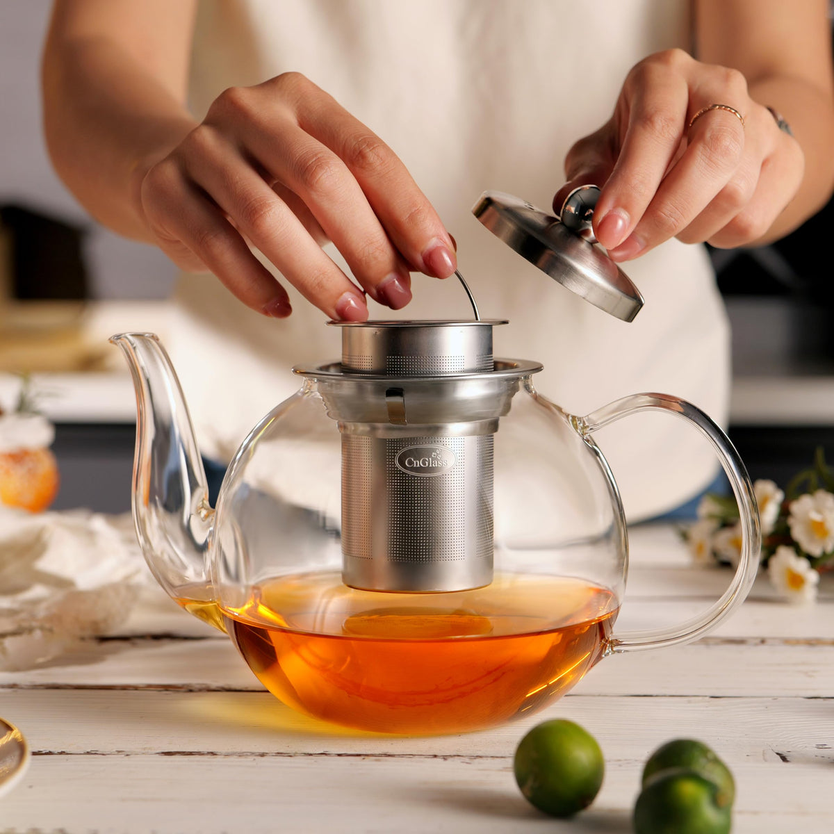 CNGLASS dishwasher-safe teapot simplifies cleaning after every brew.
